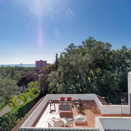 With Private Pool And Garden In *