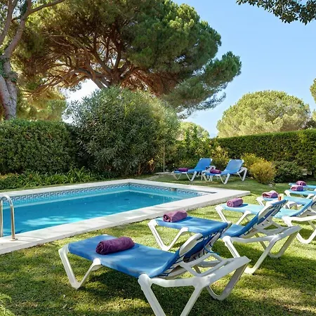 Villa With Private Pool And Garden In Marbella