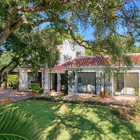Villa With Private Pool And Garden In