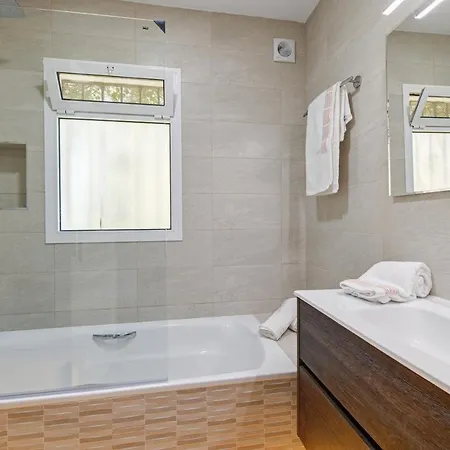 Villa With Private Pool And Garden In