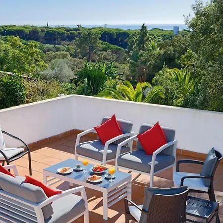 With Private Pool And Garden In Μαρμπέλλα