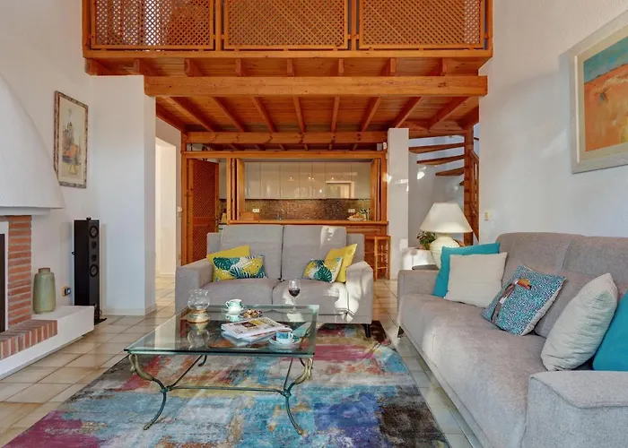 Villa With Private Pool And Garden In