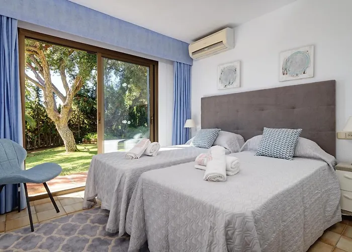 With Private Pool And Garden In Villa *